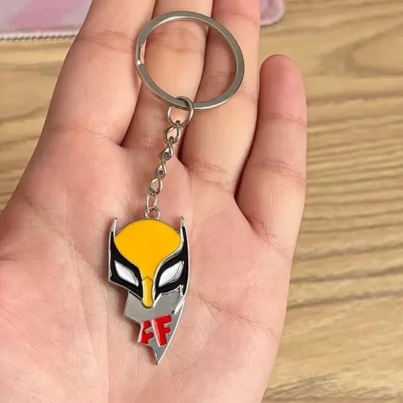 ⭐️NEW⭐️ Marvel Wolverine & Deadpool BFF 2 PC Heart Keychain Set - Picture 2 of 8